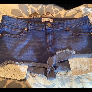 No Boundaries shorts